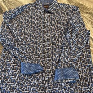 Johnston & Murphy longsleeve button down. Excellent condition!